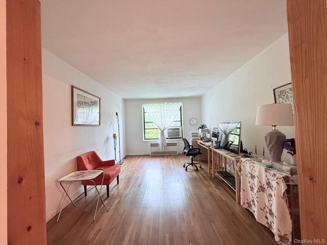 83-25 98th Street Street 6S, Woodhaven, NY 11421