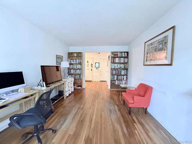 83-25 98th Street Street 6S, Woodhaven, NY 11421