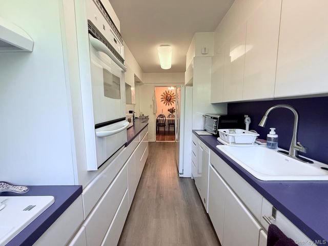 83-25 98th Street Street 6S, Woodhaven, NY 11421