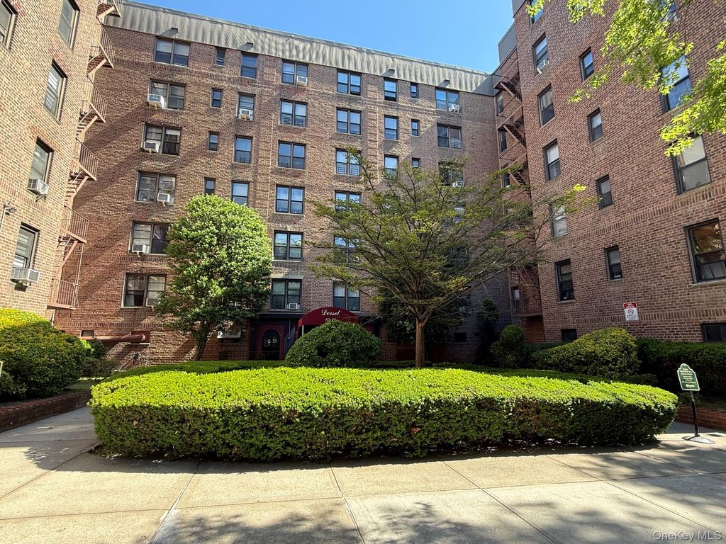 83-25 98th Street Street 6S, Woodhaven, NY 11421