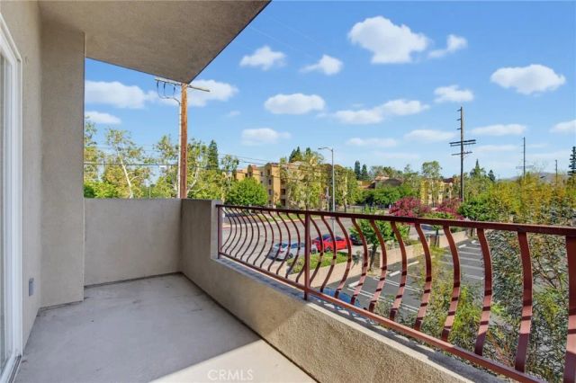 9610 Zelzah Avenue 203, Los Angeles, CA 91325