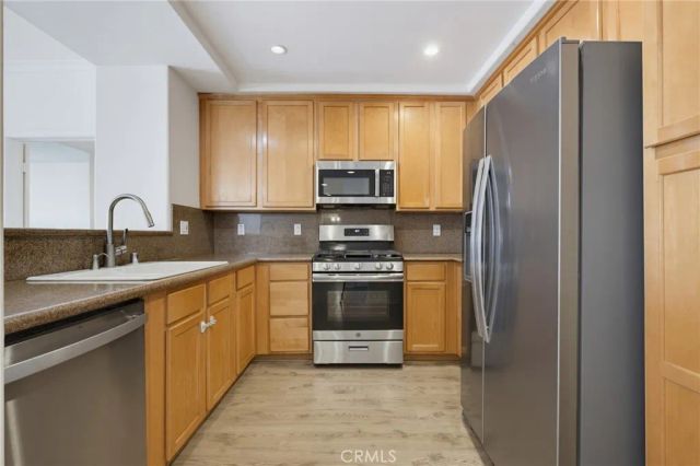 9610 Zelzah Avenue 203, Los Angeles, CA 91325