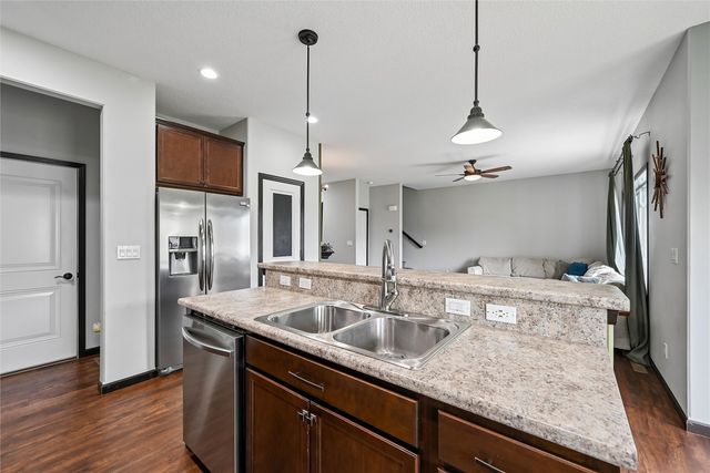 1105 Deer Run Drive NE, Cedar Rapids, IA 52402
