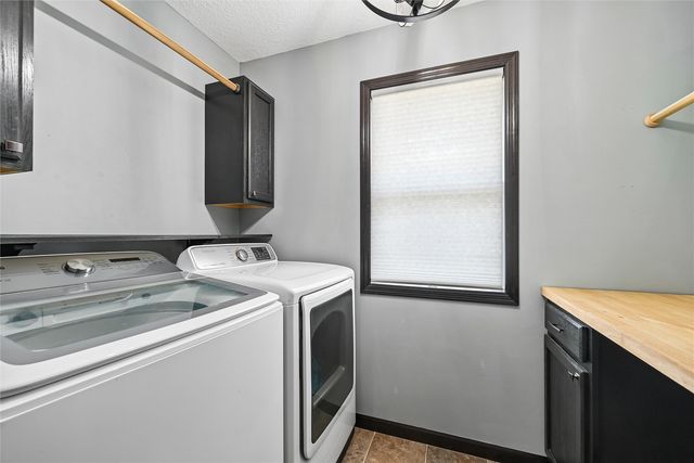 1105 Deer Run Drive NE, Cedar Rapids, IA 52402