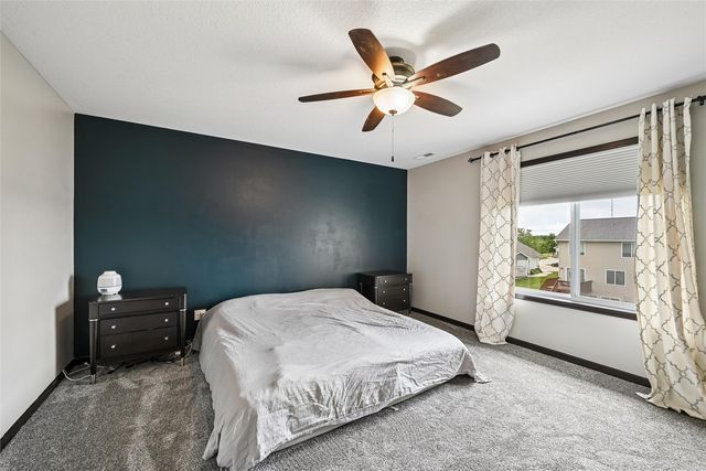 1105 Deer Run Drive NE, Cedar Rapids, IA 52402