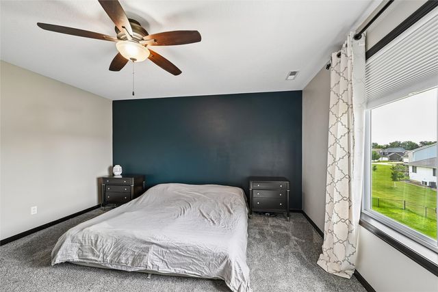 1105 Deer Run Drive NE, Cedar Rapids, IA 52402