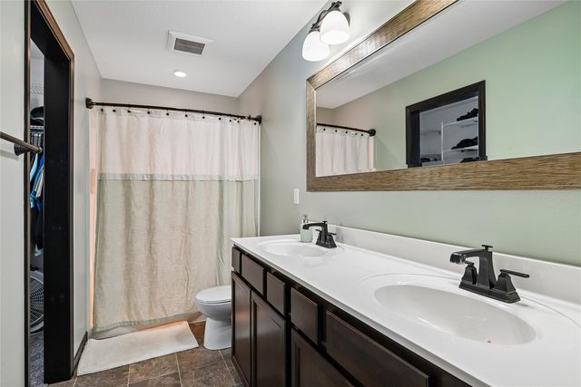 1105 Deer Run Drive NE, Cedar Rapids, IA 52402