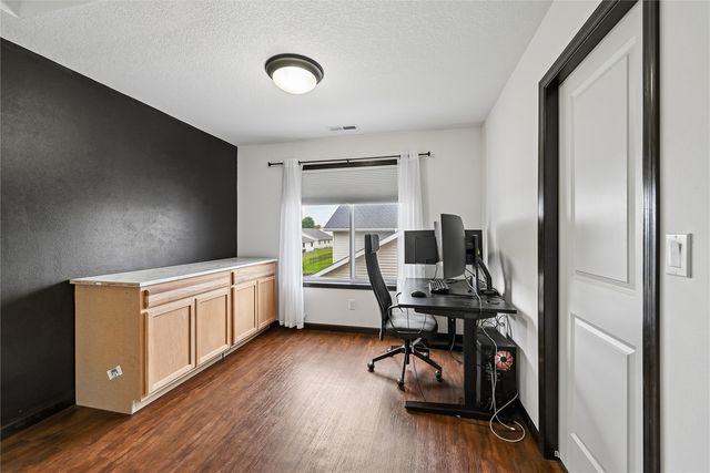 1105 Deer Run Drive NE, Cedar Rapids, IA 52402