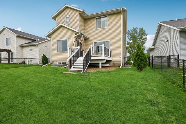 1105 Deer Run Drive NE, Cedar Rapids, IA 52402