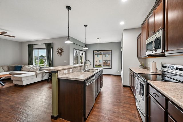 1105 Deer Run Drive NE, Cedar Rapids, IA 52402