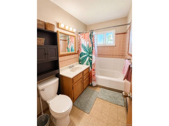 705 W 1st Ave, Broomfield, CO 80020