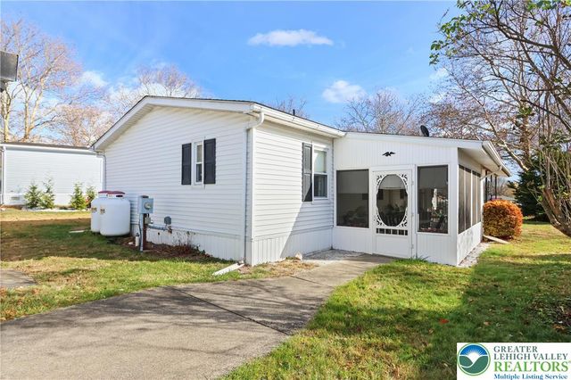 2 Hickory Hills Drive, Moore Twp, PA 18014