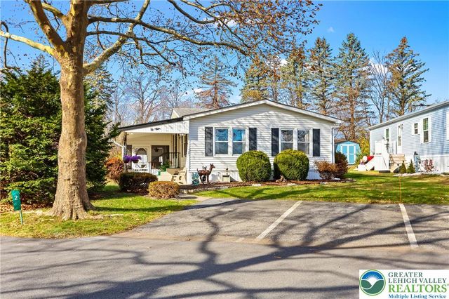 2 Hickory Hills Drive, Moore Twp, PA 18014