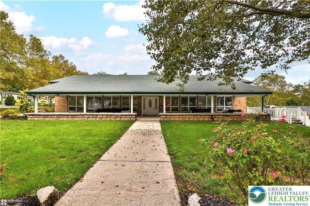 2 Hickory Hills Drive, Moore Twp, PA 18014