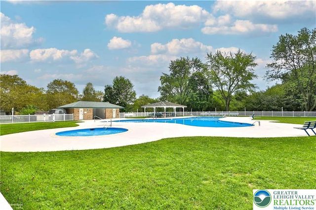 2 Hickory Hills Drive, Moore Twp, PA 18014