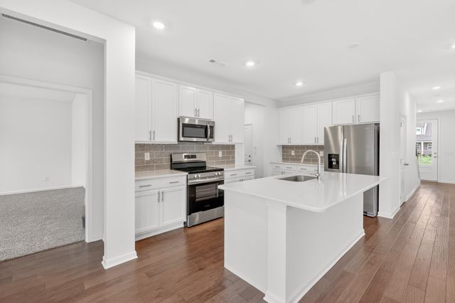 4909 Russell David Dr, Murfreesboro, TN 37129