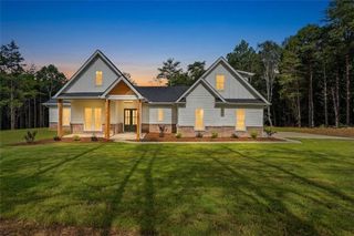 37 Kirk Road NW, White, GA 30184