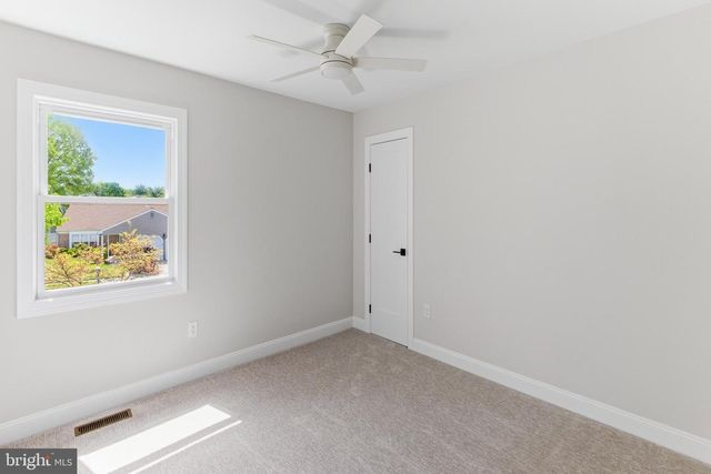 27 GARDENIA DR, Mount Laurel, NJ 08054