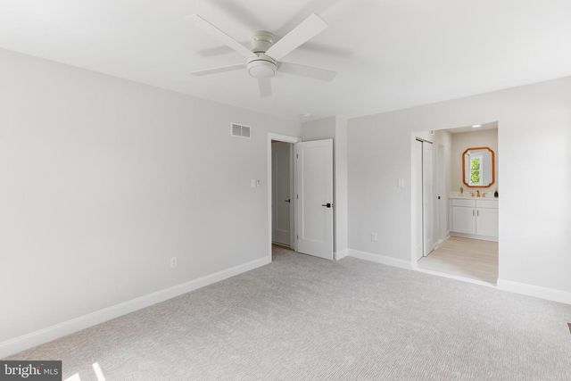 27 GARDENIA DR, Mount Laurel, NJ 08054