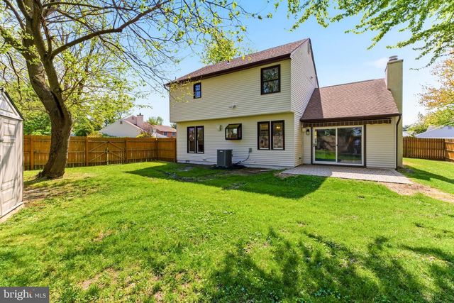 27 GARDENIA DR, Mount Laurel, NJ 08054