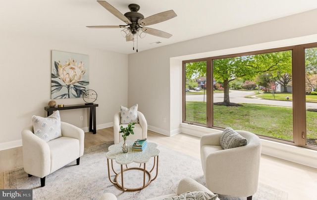 27 GARDENIA DR, Mount Laurel, NJ 08054