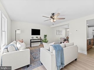 27 GARDENIA DR, Mount Laurel, NJ 08054