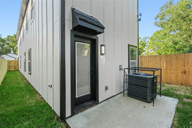 2406 Scott Street, Dallas, TX 75215