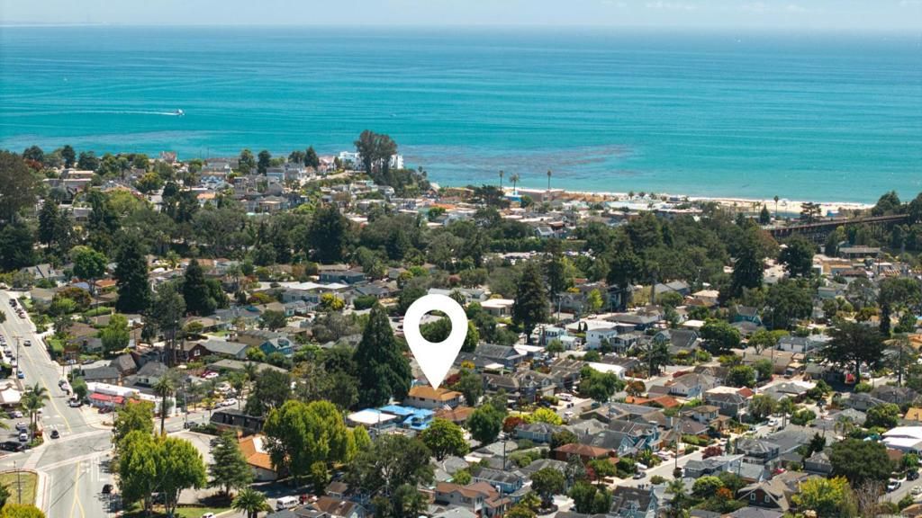 Image 11 of property listing at 616 Oak Drive, Capitola, CA 95010