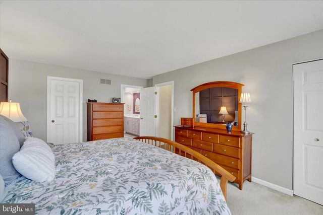 3178 BITTERNUT BLVD, York, PA 17404