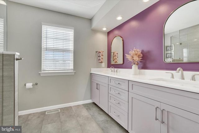 3178 BITTERNUT BLVD, York, PA 17404