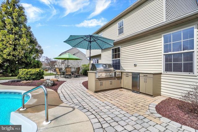 3178 BITTERNUT BLVD, York, PA 17404