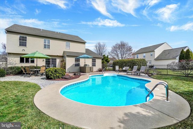 3178 BITTERNUT BLVD, York, PA 17404