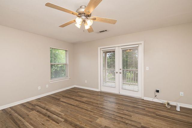 2686 N Whit Lane, Fayetteville, AR 72704