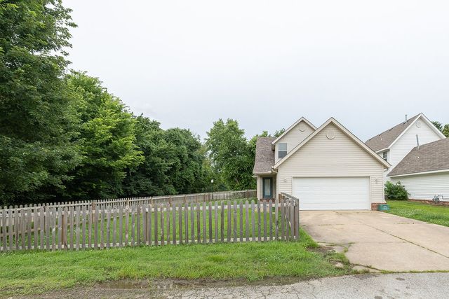 2686 N Whit Lane, Fayetteville, AR 72704
