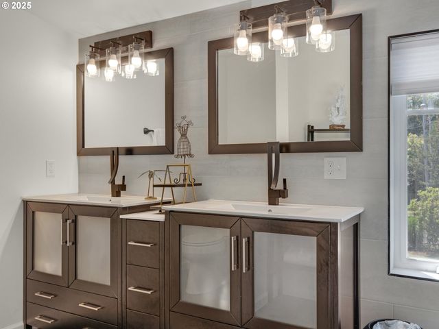 3232 SUNSET Blvd, Seaside, OR 97138