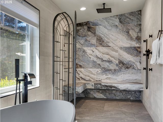 3232 SUNSET Blvd, Seaside, OR 97138