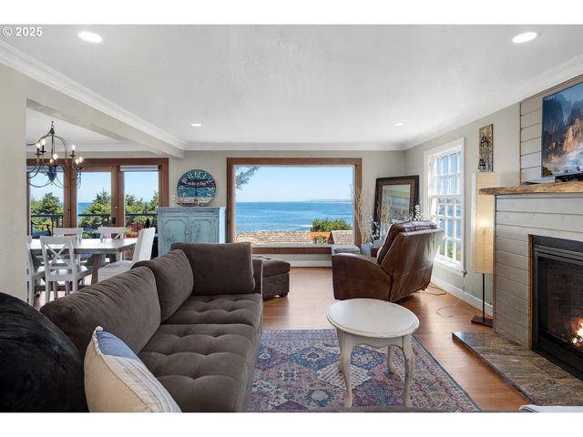 3232 SUNSET Blvd, Seaside, OR 97138
