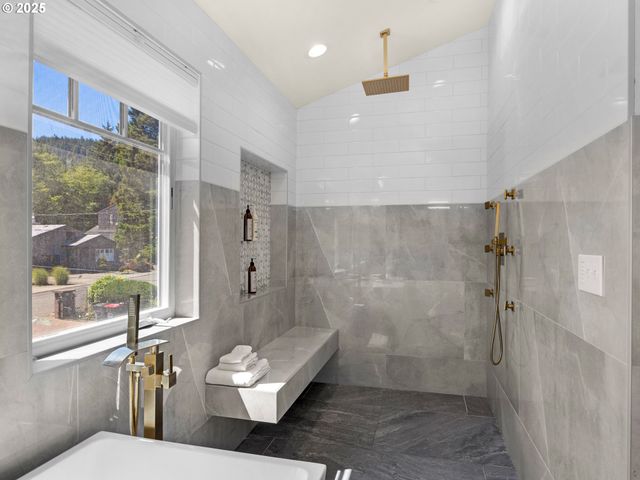 3232 SUNSET Blvd, Seaside, OR 97138