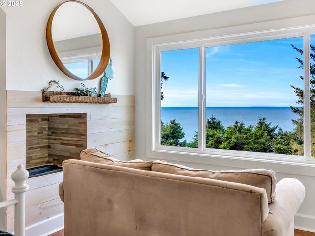 3232 SUNSET Blvd, Seaside, OR 97138