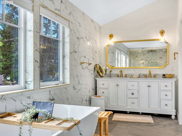 3232 SUNSET Blvd, Seaside, OR 97138