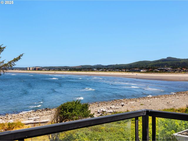 3232 SUNSET Blvd, Seaside, OR 97138