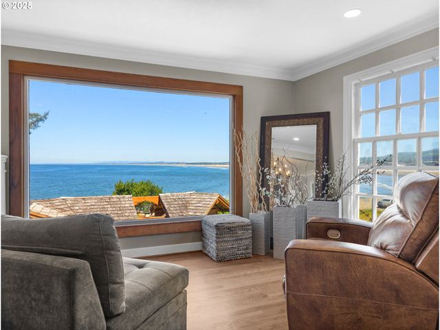 3232 SUNSET Blvd, Seaside, OR 97138