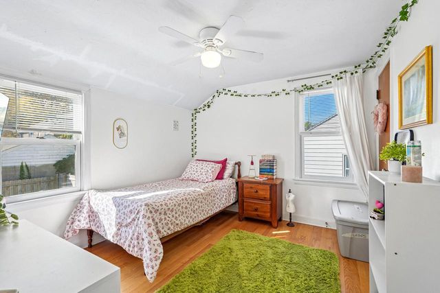 329 E Gauer CIRCLE, Milwaukee, WI 53207