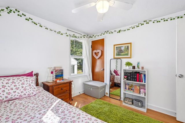 329 E Gauer CIRCLE, Milwaukee, WI 53207