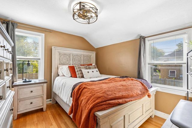 329 E Gauer CIRCLE, Milwaukee, WI 53207