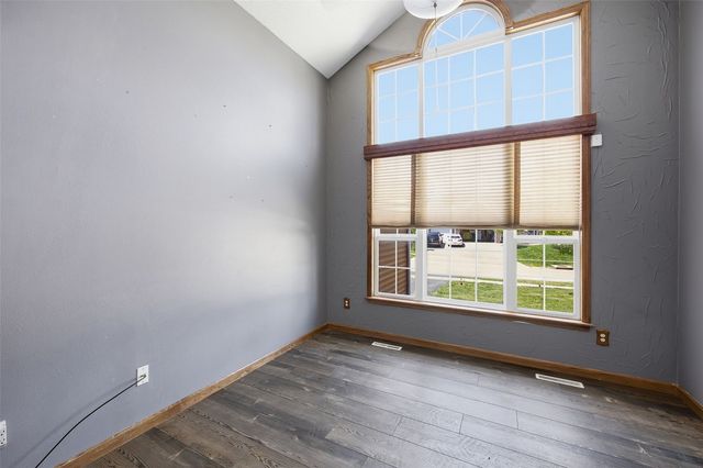161 Autumn Woods Drive NW, Cedar Rapids, IA 52405