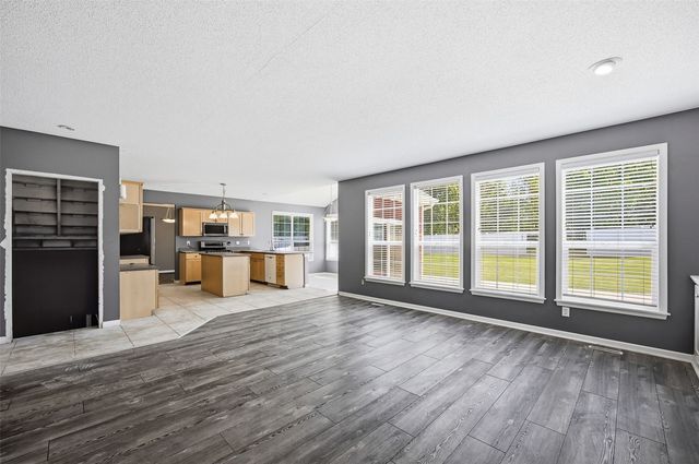 161 Autumn Woods Drive NW, Cedar Rapids, IA 52405