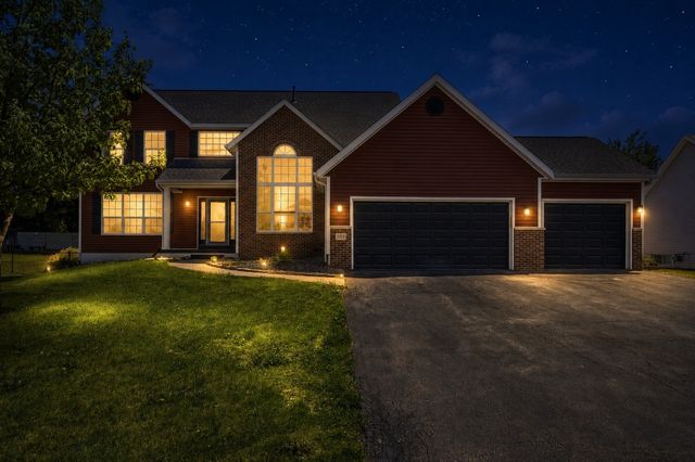 161 Autumn Woods Drive NW, Cedar Rapids, IA 52405