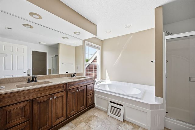 161 Autumn Woods Drive NW, Cedar Rapids, IA 52405
