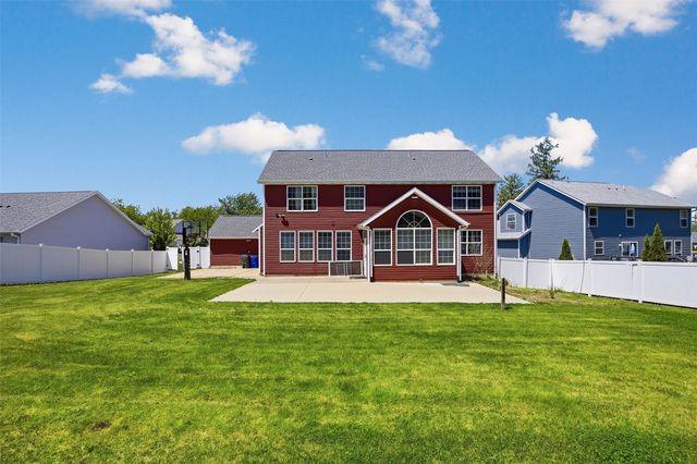 161 Autumn Woods Drive NW, Cedar Rapids, IA 52405